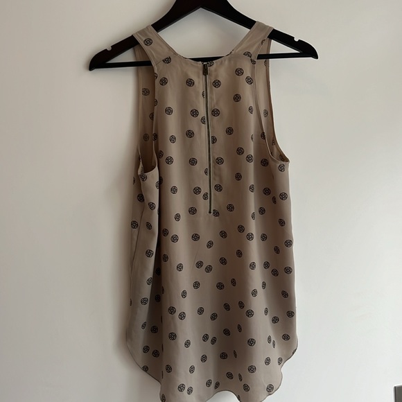 Aritzia beige tank up with pattern in size M - Picture 3 of 8